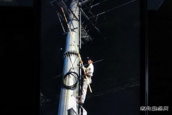 国网安徽蒙城县供电公司领导晚间慰问现场施工