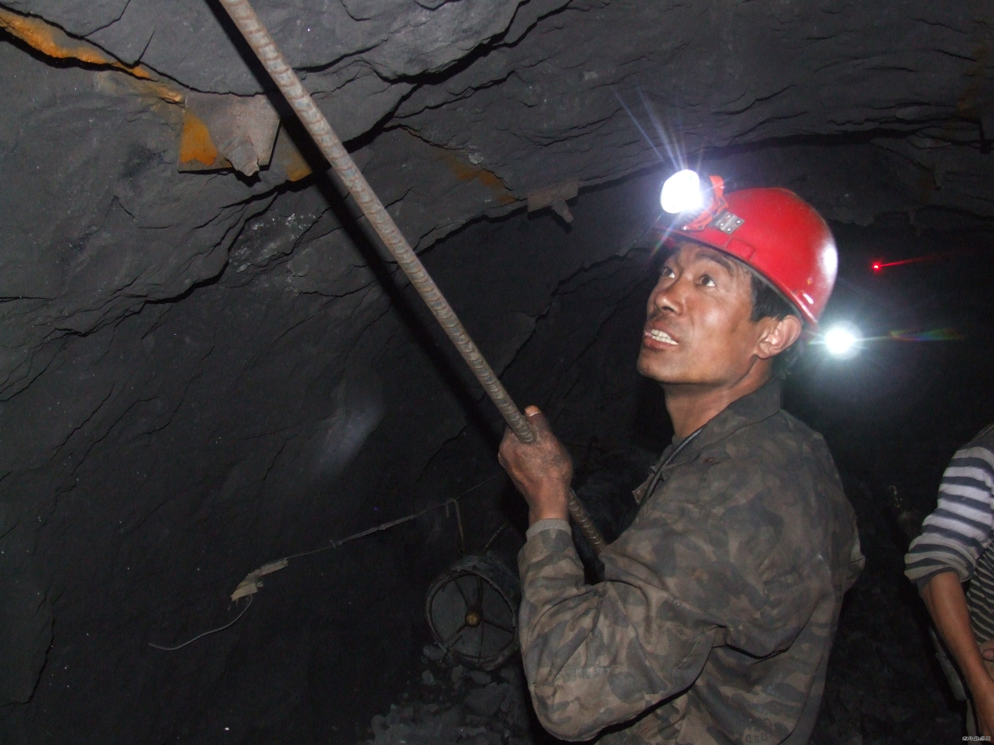 龙煤向阳矿困境中获新生