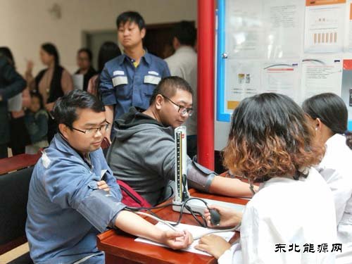 会泽供电公司20名员工无偿献血传递爱心