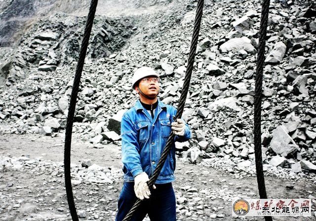 26年的攀登，他让铲装效率提升17%累计创效上千万元