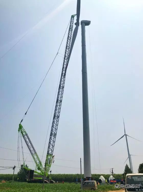 喜获近亿元订单 中联新一代风电吊装利器ZCC8800W获赞许