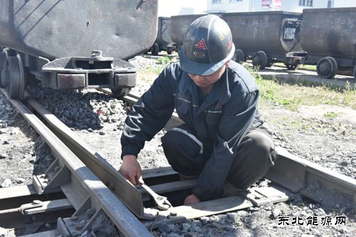 潞安集团李村煤矿：“以钢代木”助推降本增效