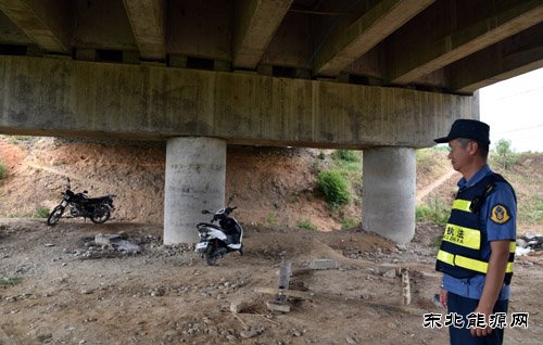 云南省勐海路政大队开展桥下空间排查整治