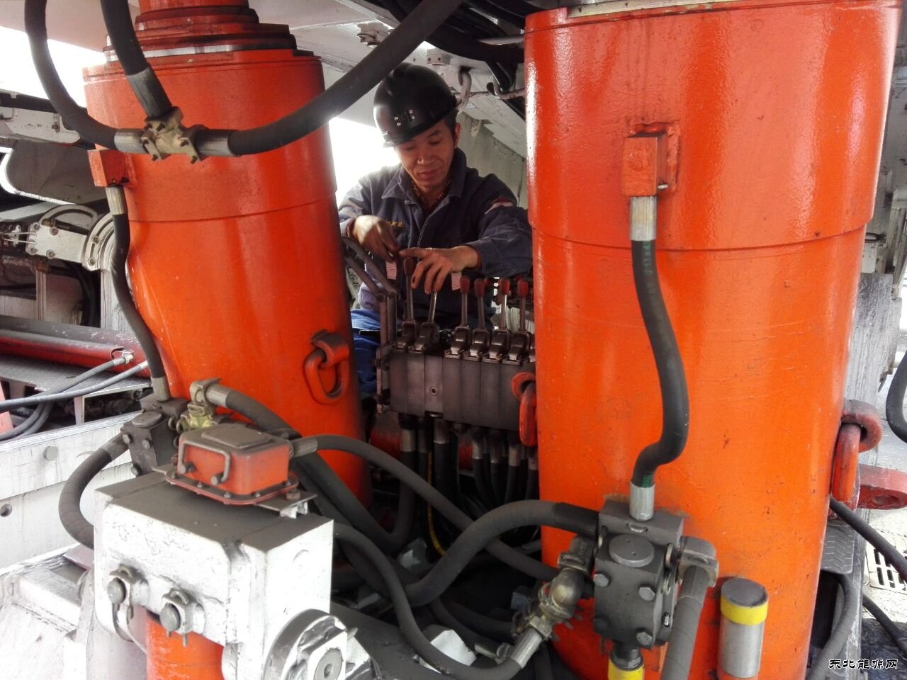 蒲白建庄矿业：支架“医生”马红民