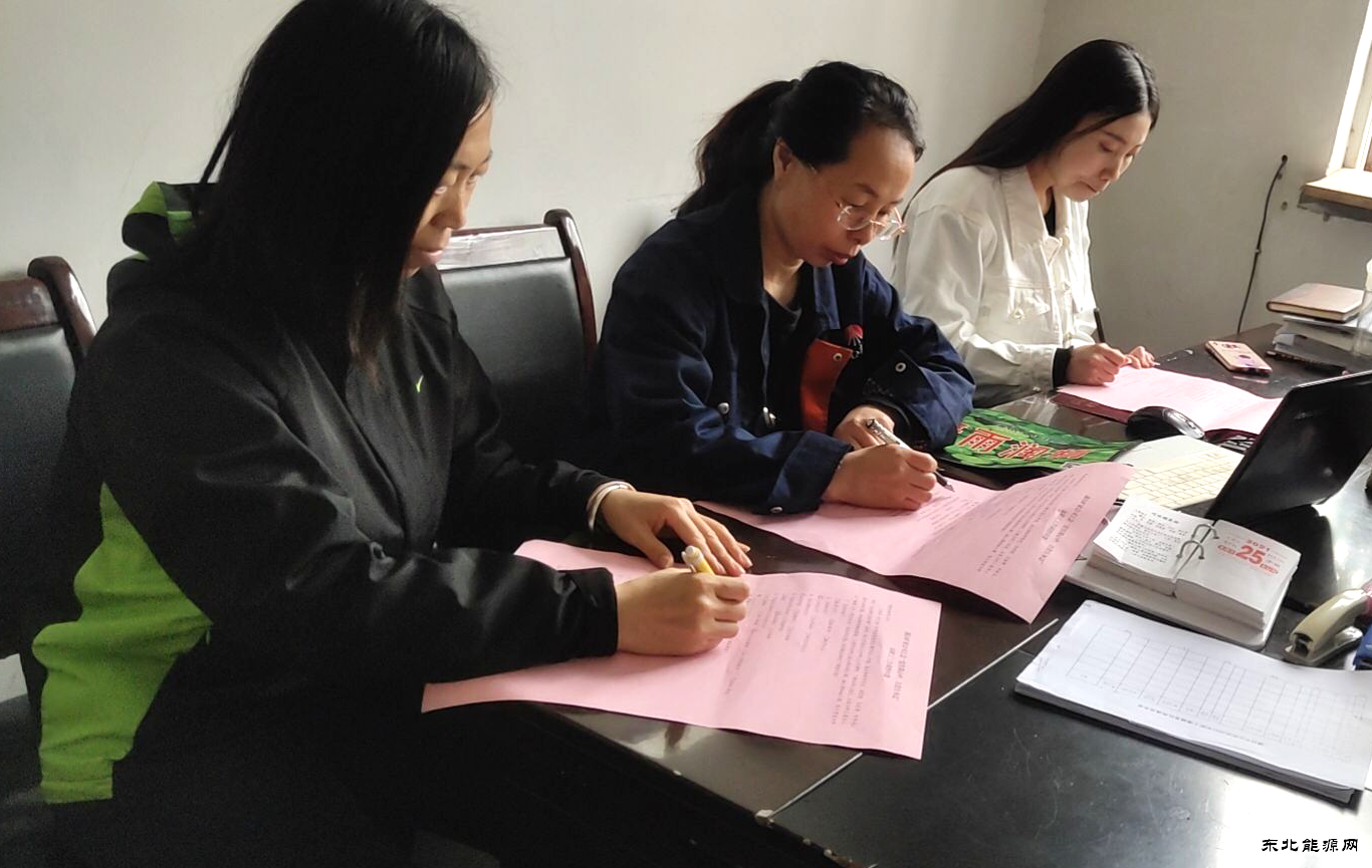 中心社区：“党在我心中、关爱在身边”女工问卷调查活动