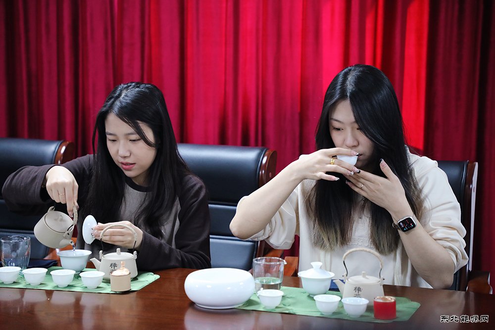 大唐葫芦岛热力公司：茶香四溢女人节