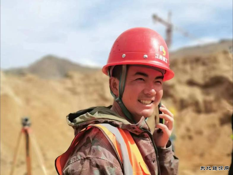 展示“最美微笑”，定格“最美瞬间”，向劳动者致敬！