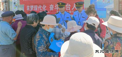 富蕴执法大队开展“国际档案日”宣传活动