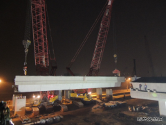上海市嘉闵高架JMB2-6标成功架设首跨箱梁