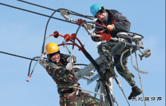 兴凯湖电业局：兴凯湖畔战冰排保供电