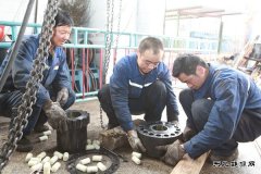 下石节矿干群奋战扫除运输系统隐患 矿领导亲临现场慰问