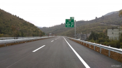 安全先行，保驾酉沿路“化妆”