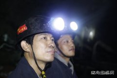 古城煤矿：千米井下的矸石“搬运工”