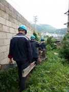 会泽金钟供电所雨中抢修10千伏线恢复供电