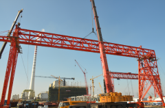 曹妃甸百万：首台60T龙门吊顺利安装就位
