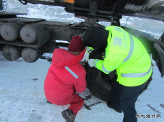 路政执法保安全