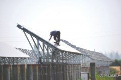 光伏标杆上网电价2017年下调 每年减少新增补贴45亿