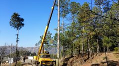 会泽乐业供电所安全整改跨公路导线保年关安全供电