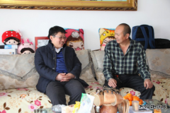 兴凯湖电业局：局领导班子节前到基层单位慰问困难职工