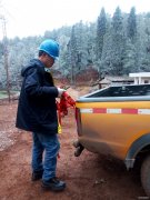 会泽公司大海供电所驱车50余公里抢修温暖独居老人