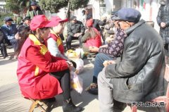 太康县供电公司：爱心送进敬老院