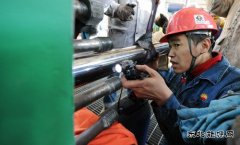 锦州石化钳工车间:梯级检查 把关质量