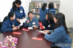 吉林石化化肥厂女工学法进班组