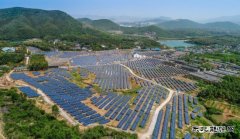 长兴：废弃矿山建起光伏电站
