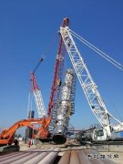 大庆油田最重塔式设备吊装一次成功