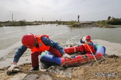 塔里木油田哈得作业区：洪水阻不断巡井路