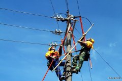 中铁二十一局：江西兴泉铁路XQXN-4标琴江特大桥首次接火送电