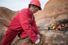 放线南天山——塔里木物探处219队勘探剪影