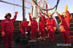 大庆1205、1202钻井队51年后年进尺双双再上10万米