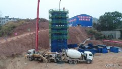 江西：兴泉铁路兴宁4标首根桥墩率先浇筑完工