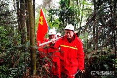 西南物探开展“党旗飘扬到测线 党员示范到现场”活动