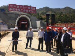 东南沿海铁路福建公司：董事长陈乃武到兴泉铁路兴宁1标工地调研