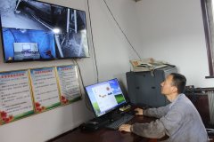 七矿公司向阳煤矿首创全国急倾斜薄煤层地面微机远程监控
