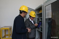 兴凯湖电业局：陈殿军局长以“四不两直”方式到安兴供电检查工作