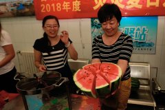 古城煤矿：送清凉用上了切瓜神器