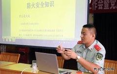 路政员开展火灾逃生演练活动 筑牢安全“防火墙”