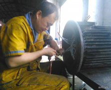 月亮田矿加强机电设备检修管理工作