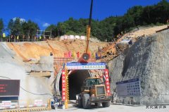 365天过去了，江西兴泉铁路兴宁4标施工进展顺顺利利