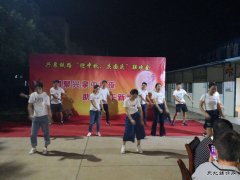 中铁二十一局：兴泉铁路XQXN-1标二分部举办“迎中秋，庆国庆”活