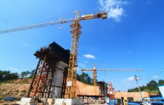 中铁二十一局：兴泉铁路兴宁4标宁化跨泉南高速特大桥成功浇筑0号