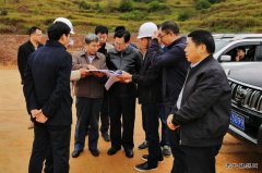 江西石城县委书记：鲍峰庭到中铁二十一局兴泉铁路4标工地调研