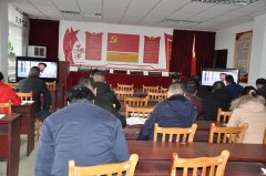 高山煤矿：组织观看张玉滚同志先进事迹