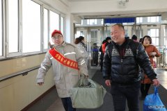 龙唐鸡西供热公司：志愿服务助力温馨春运