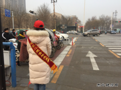 弘扬雷锋精神  倡导文明出行