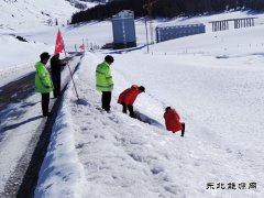 布尔津路政局联合布尔津公路管理分局两会期间开展安全隐患大排查