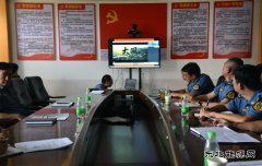 云南省西双版纳路政支队组织路政执法人员观看微电影《大风》